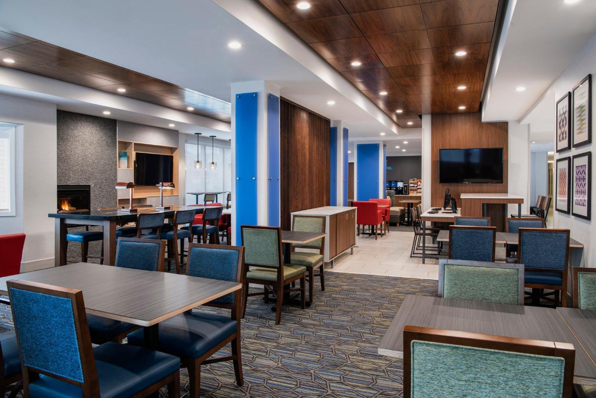 Holiday Inn Express Hotel & Suites Saskatoon By Ihg Exterior foto